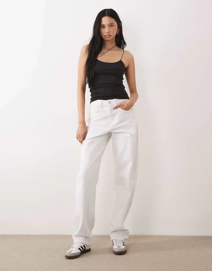 Высокие облегающие джинсы-бочонки ASOS DESIGN белого цвета white
