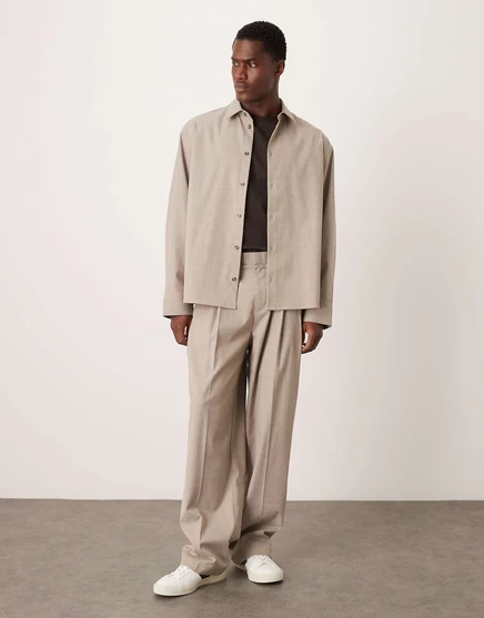 Широкие костюмные брюки ASOS DESIGN в нейтральную полоску beige