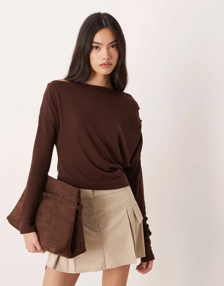 Вязаный топ ASOS DESIGN с длинными рукавами и спадающими плечами коричневого цвета brown