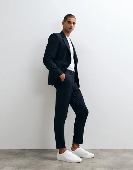 Зауженные костюмные брюки ASOS DESIGN темно-синего цвета в тонкую полоску темно-синего цвета