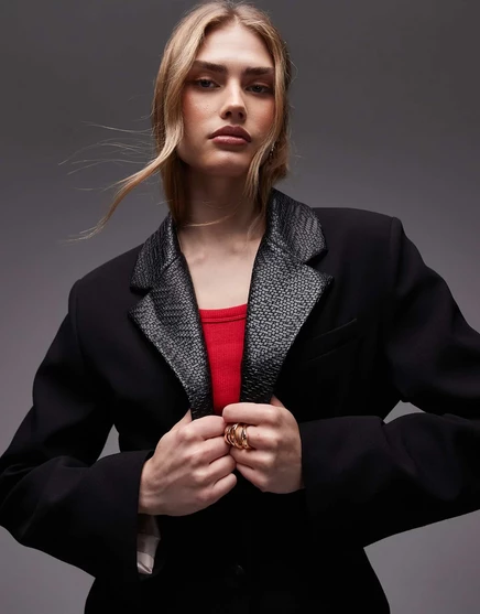 ДИЗАЙНЕРСКИЙ блейзер ASOS с приталенной талией и лацканами из искусственной кожи черного цвета black