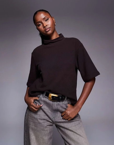 Облегающий топ с воронкообразным вырезом в рубчик от ASOS DESIGN коричневого цвета brown