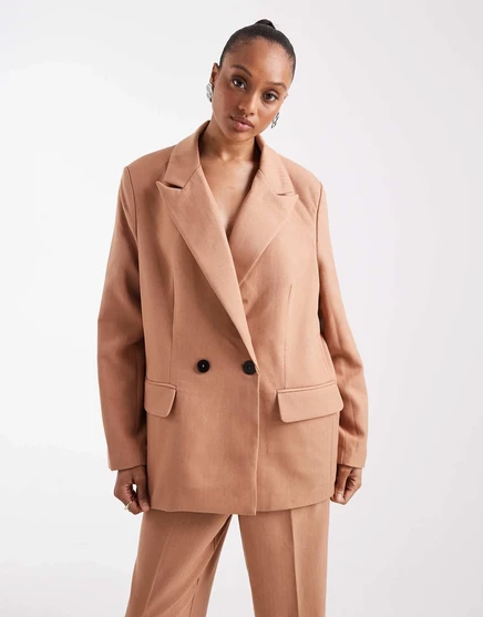 Женский пиджак Vero Moda Tall приталенный «елочка», мокко