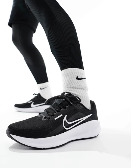 Кроссовки Nike Running Downshifter 13 черно-белого цвета black