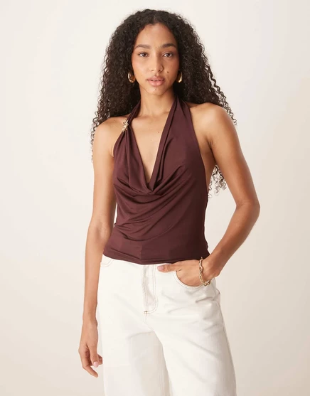 Облегающий топ с воротником-стойкой ASOS DESIGN коричневого цвета с золотой отделкой brown
