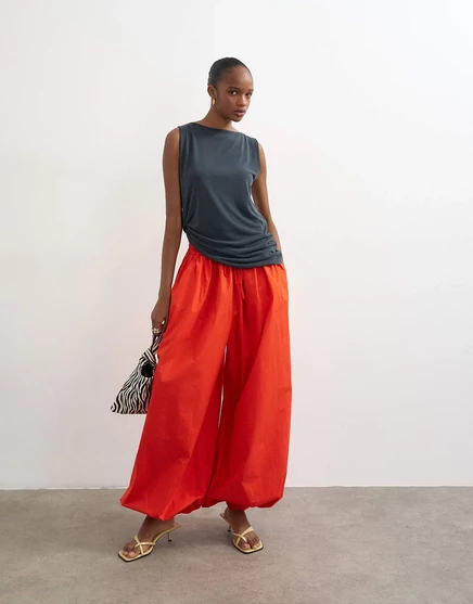 Брюки-баллоны Topshop oversize с манжетами красного цвета red