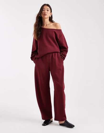 Спортивные брюки-бочкообразки ASOS DESIGN interlock бордового цвета burgundy