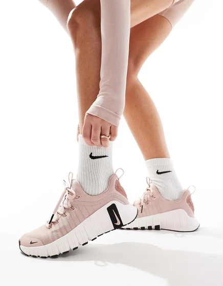 Кроссовки Nike Training Free Metcon светло-розового и белого цветов light pink