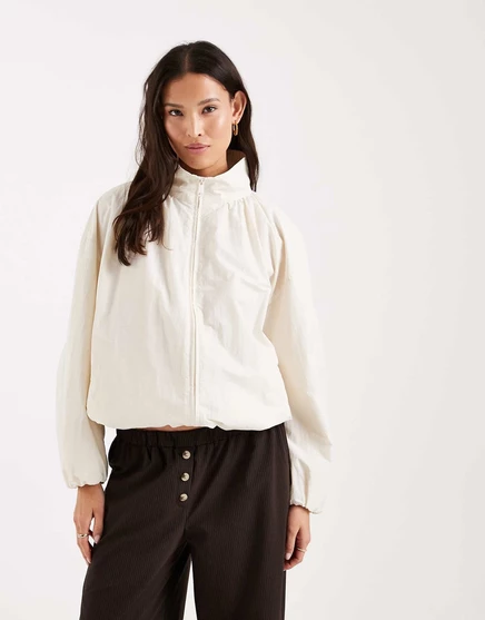 Женская куртка Asos Design с объемным подолом, молочная