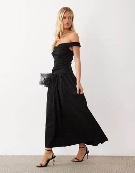 ДИЗАЙНЕРСКОЕ макси-платье ASOS с рюшами на лифе и открытыми плечами и пышным низом черного цвета black