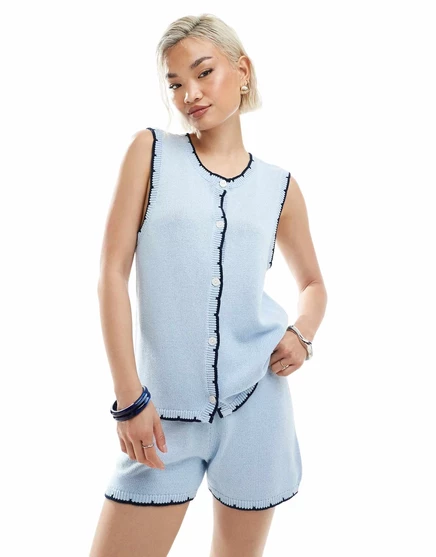 Вязаный жилет с контрастным гребешком по краю Vero Moda нежно-голубого цвета - часть комплекта cm blue