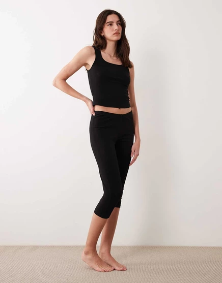 Пижамные брюки-капри ASOS DESIGN mix &match черного цвета черный