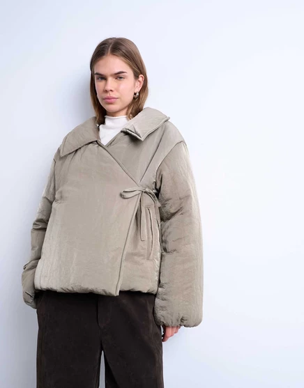 Женская стеганая куртка TopShop с поясом, песочная