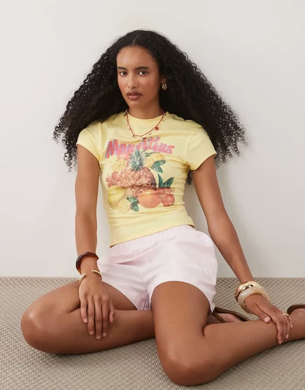 Женская футболка ASOS Design с принтом Mauritius, желтая