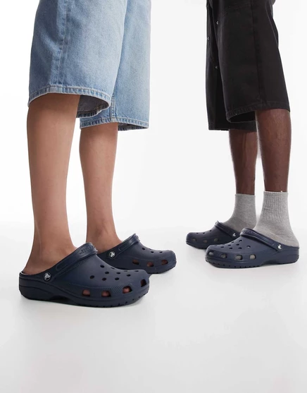 Классические сабо Crocs унисекс темно-синего цвета navy