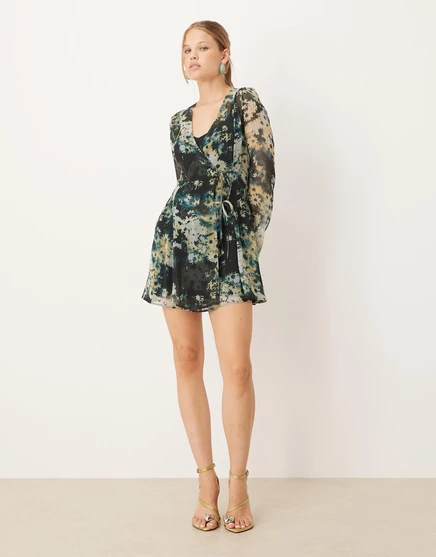 ДИЗАЙНЕРСКОЕ мини-платье ASOS с запахом и завязками в размытый голубой цветочек blurred blue floral