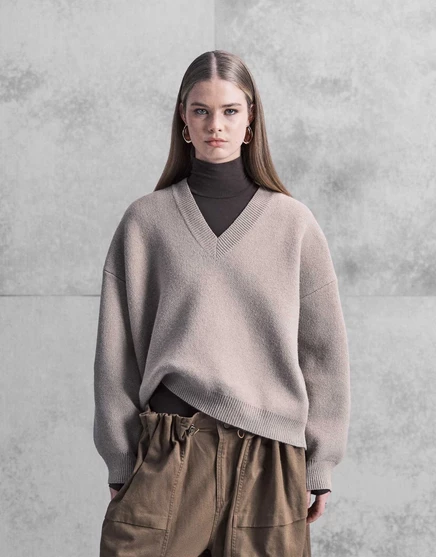 Модный свитер ASOS DESIGN extreme с объемным v-образным вырезом и текстурой в виде гриба mushroom