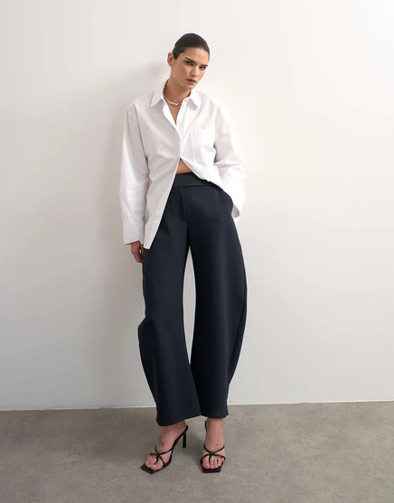 Темно-синие брюки-бочкообразки, сшитые на заказ от Topshop