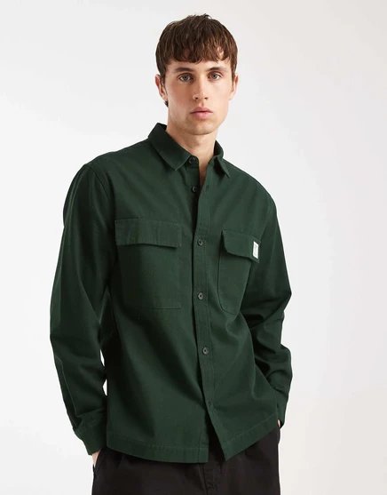 Повседневная верхняя рубашка ASOS DESIGN со значком зеленого цвета