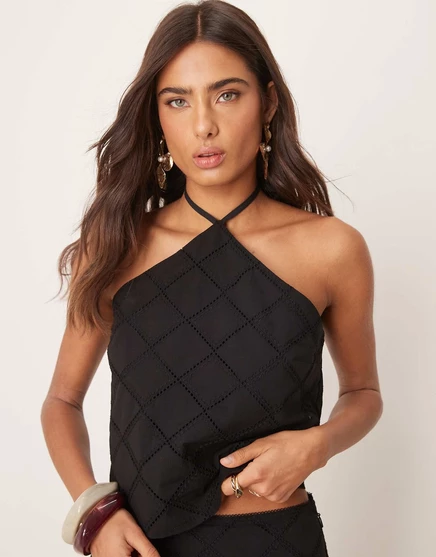 ДИЗАЙНЕРСКИЙ укороченный топ ASOS с вырезом лодочкой и вышивкой geo черного цвета - часть комплекта black
