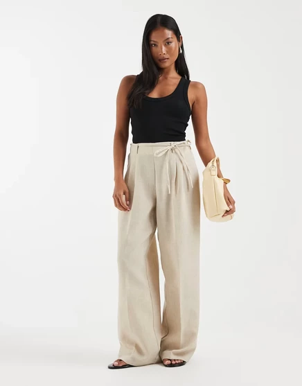 Сшитые на заказ брюки Vero Moda Petite из ткани в складку спереди с завязкой на талии из каменного цемента