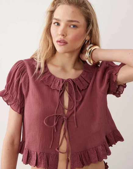 Пляжная накидка Miss Selfridge с коротким рукавом и оборкой спереди бордового цвета - часть комплекта бордового цвета