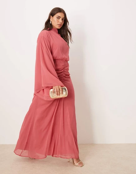 Макси-платье с объемными рукавами и юбкой с рюшами от ASOS DESIGN Curve темно-розового цвета deep rose