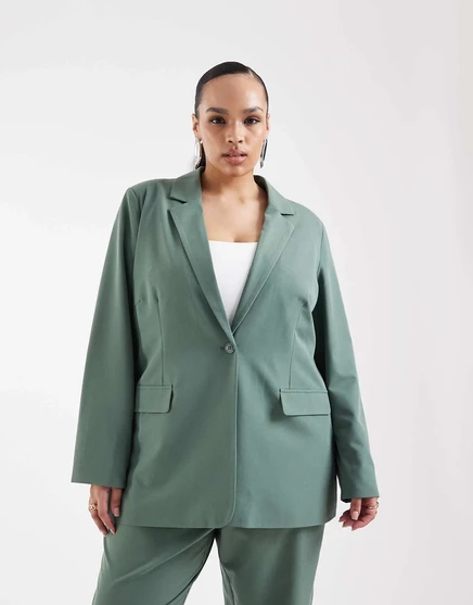 Приталенный блейзер свободного кроя от Vero Moda Curve зеленого цвета - часть комплекта