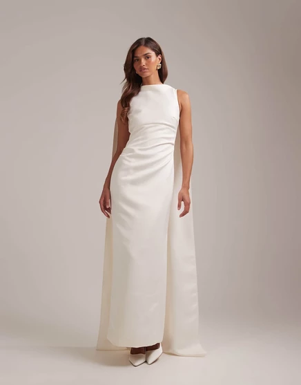 Свадебное макси-платье ASOS DESIGN Bridal с высоким вырезом и шлейфом цвета слоновой кости ivory