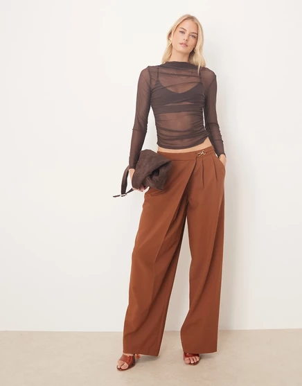 ДИЗАЙНЕРСКИЕ асимметричные брюки ASOS DESIGN с высокой посадкой и широкими штанинами с запахом и пряжкой табачного цвета  tobacco