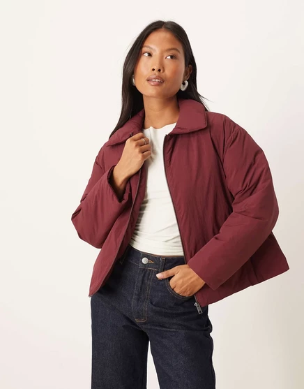 Миниатюрный пуховик ASOS DESIGN с высоким воротником бордового цвета burgundy