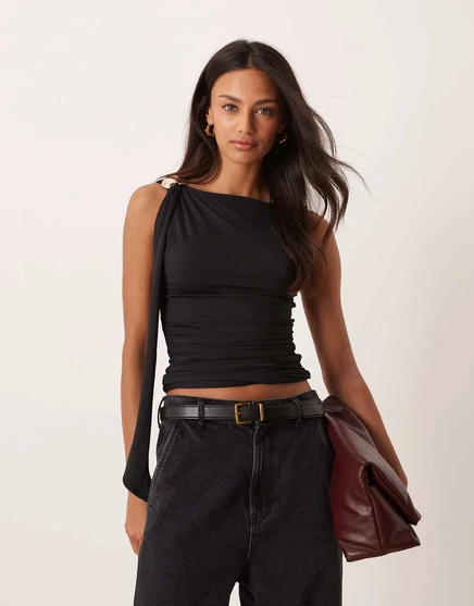 ДИЗАЙНЕРСКИЙ топ-шарф ASOS с фурнитурой черного цвета black