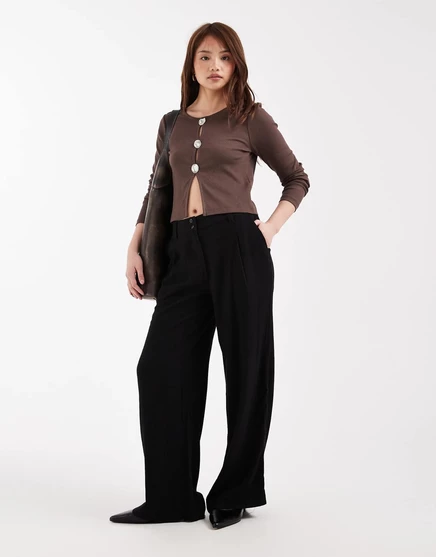 Женские широкие брюки Asos Petite с защипами, черные