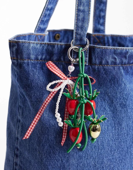 Очаровательная сумка ASOS DESIGN tomato в клетку с бантом из мульти multi