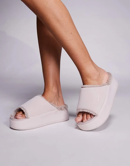 Тапочки на платформе Nike Calm розового цвета pink