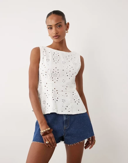 Женский топ Gina Tricot пеплум бродери, слоновая кость