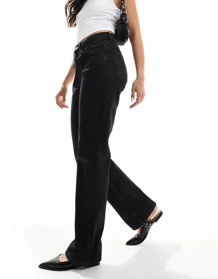 Джинсы с прямыми штанинами Mango Matilda черного цвета  black