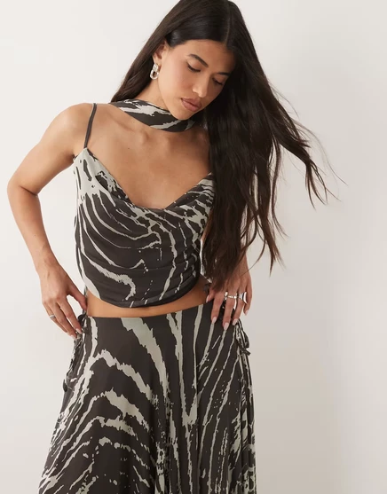 ДИЗАЙНЕРСКИЙ топ zebra с капюшоном и шарфом ASOS DESIGN - часть комплекта zebra
