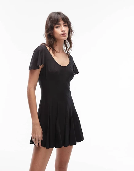 Дизайнерское мини-платье для чаепития ASOS с подолом из годе черного цвета black