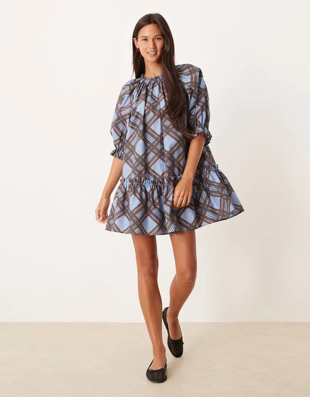 ДИЗАЙНЕРСКОЕ платье-халат ASOS с бодрящим подолом в коричневую/синюю клетку brown/blue check