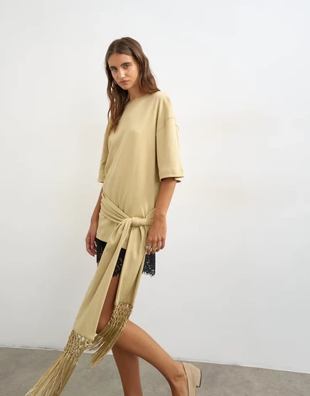 Футболка Topshop premium с бахромой и галстуком-бабочкой из камня stone