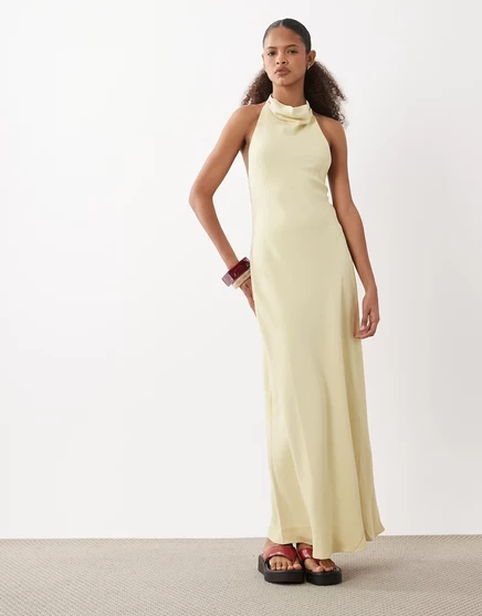 Женское макси-платье ASOS Design с высоким воротом, кремовое