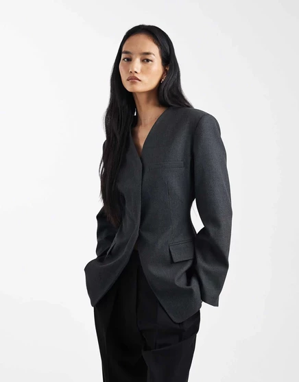 Блейзер без воротника серого цвета от ASOS DESIGN high break point charcoal