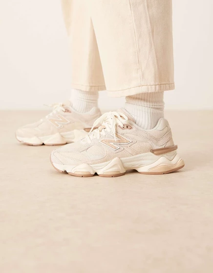 Кроссовки New Balance 9060 унисекс бежевого цвета