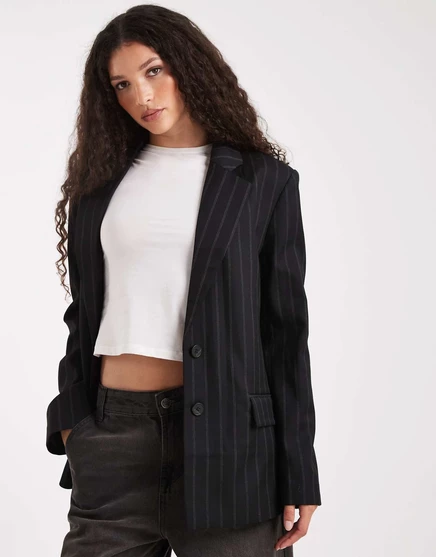 Приталенный блейзер большого размера в тонкую полоску от ASOS DESIGN black pinstripe