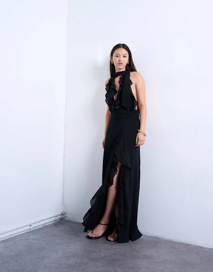Макси-платье с глубоким вырезом и рюшами от Topshop черного цвета black
