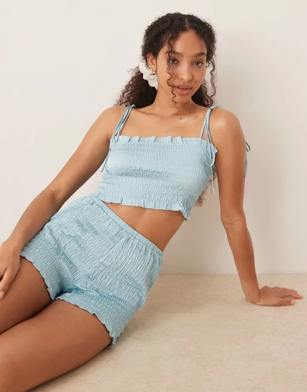 Укороченная майка и шорты с атласной текстурой от ASOS DESIGN цвета морской волны aqua blue