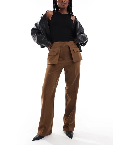 Брюки прямого кроя с открытыми накладными карманами от ASOS DESIGN из темно-верблюжьего цвета camel