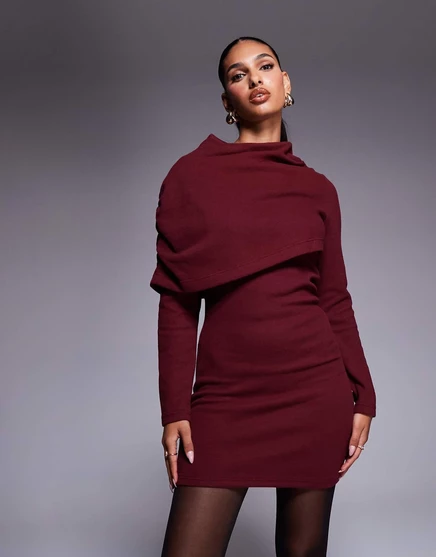 ДИЗАЙНЕРСКОЕ мини-платье ASOS из суперсофта с рюшами и накидкой бордового цвета burgundy