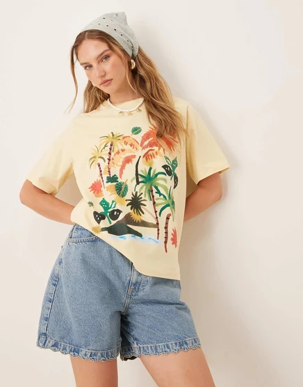 ДИЗАЙНЕРСКАЯ футболка оверсайз от ASOS с живописным изображением пальмы на каникулах в молочном цвете buttermilk